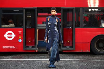 A la Fashion Week de Londres, famille et vie urbaine sous les projecteurs