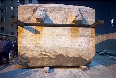 Un sarcophage de la XXVIe dynastie pharaonique découvert sur un chantier de construction